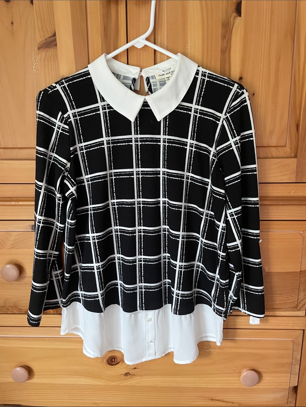 NWOT Monteau Black & White Plaid Layered Peter Pan Collar top